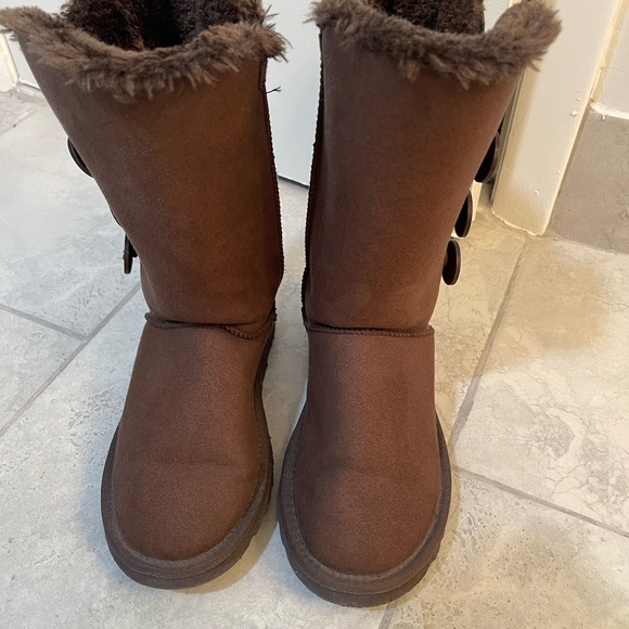 Ugg brown boots - Picture 7 of 8